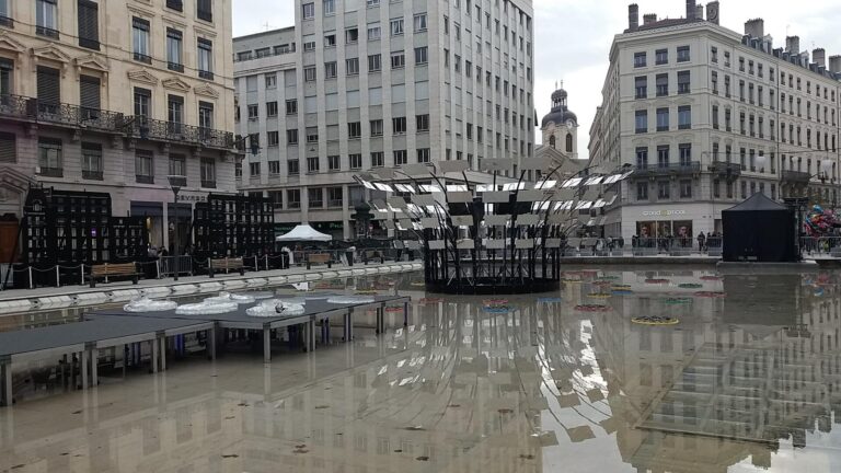 Lyon 2e - Place de la République, installations pour la fête des lumières 2019, Lyon
