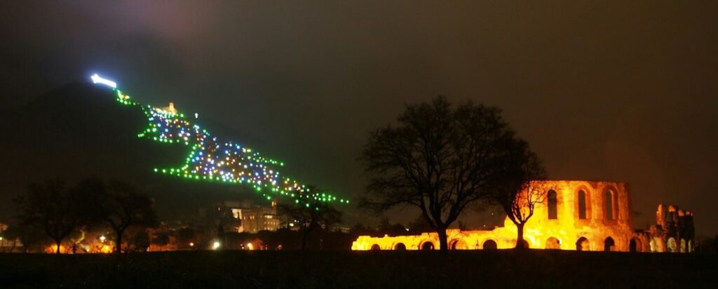 Noël à Gubbio : le grand sapin et les marchés
